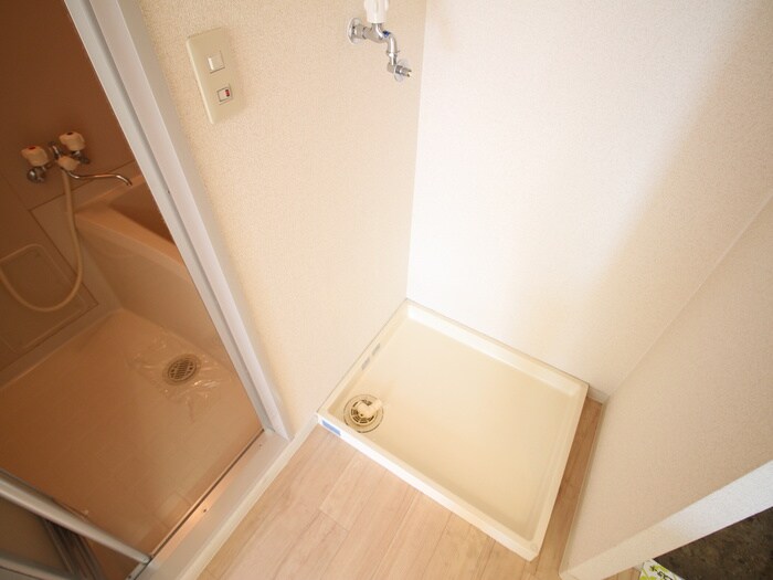 物件内観写真11　(洗濯機置場)