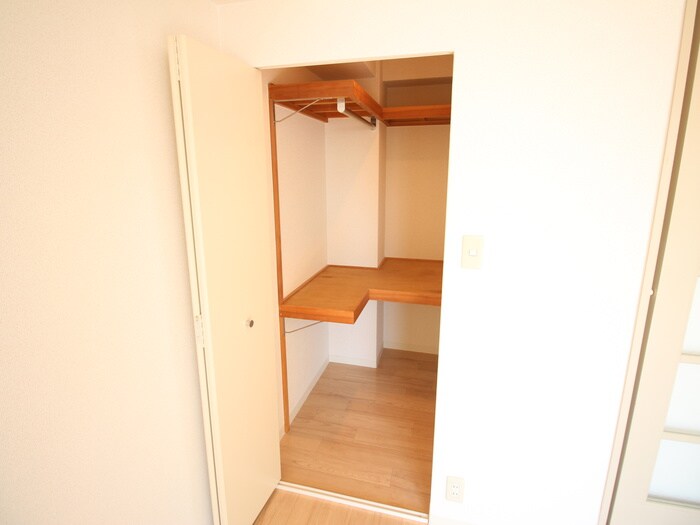 物件内観写真16　(収納)