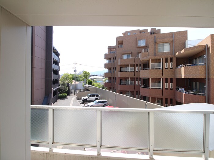 物件内観写真18　(室内からの展望)