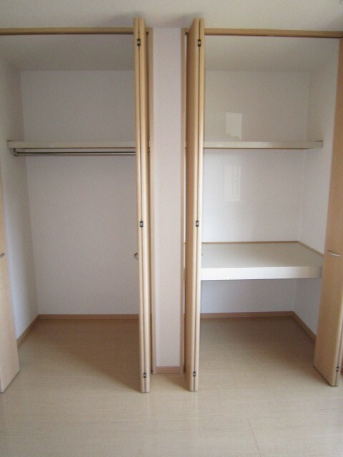 物件内観写真10　(収納)