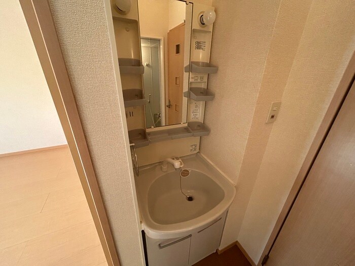 物件内観写真11　(洗面)