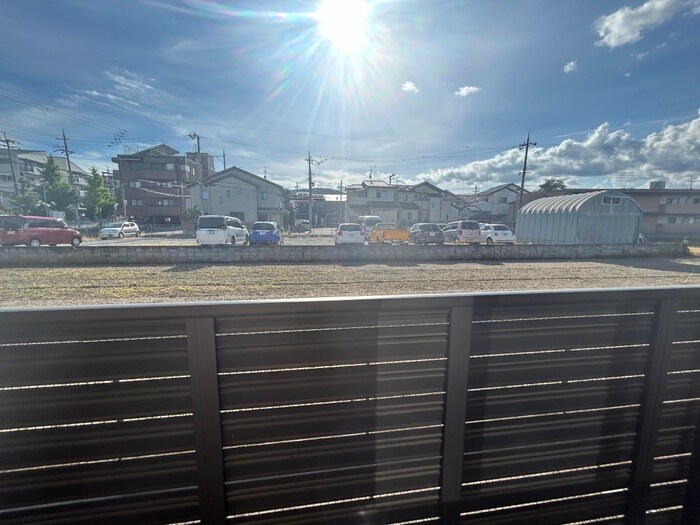 物件内観写真22　(室内からの展望)