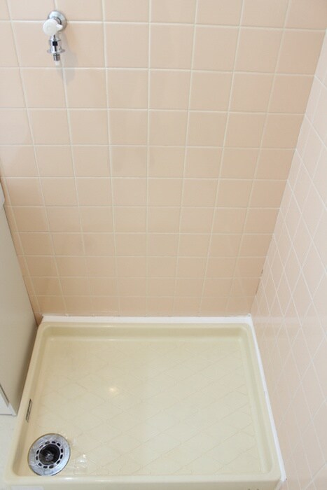 物件内観写真13　(洗濯機置場)