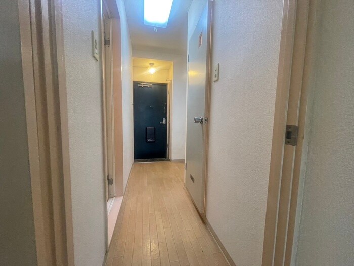 物件内観写真14　(廊下)