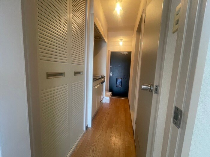 物件内観写真15　(玄関)