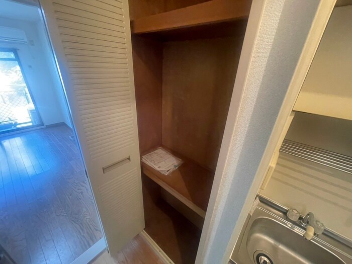 物件内観写真16　(収納)