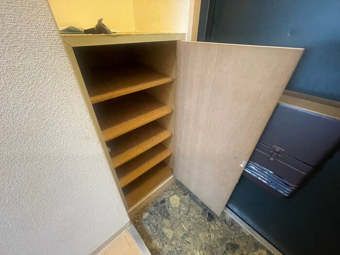物件内観写真18　(靴箱)