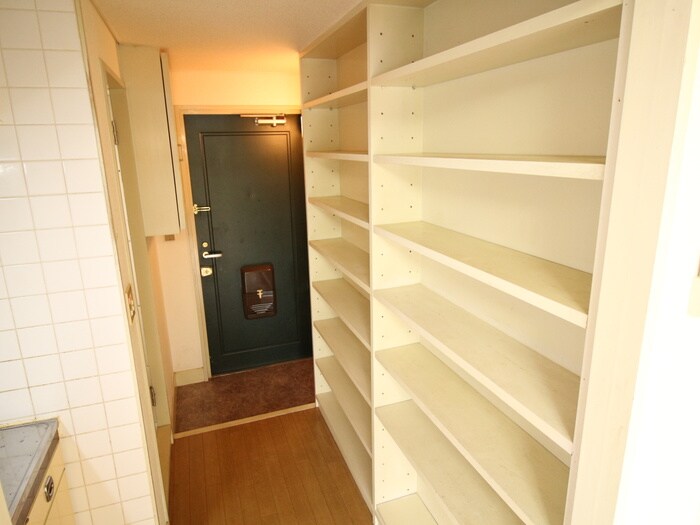 物件内観写真12　(収納)