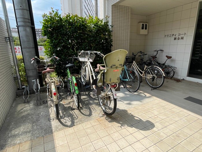 物件外観写真5　(駐輪場)