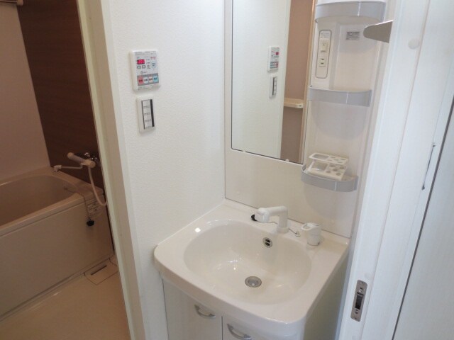 物件内観写真11　(洗面)