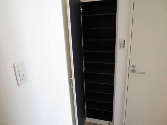 物件内観写真14　(靴箱)