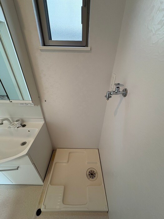 物件内観写真13　(洗濯機置場)