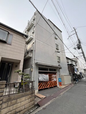 リ－フジャルダン牧野駅前外観写真