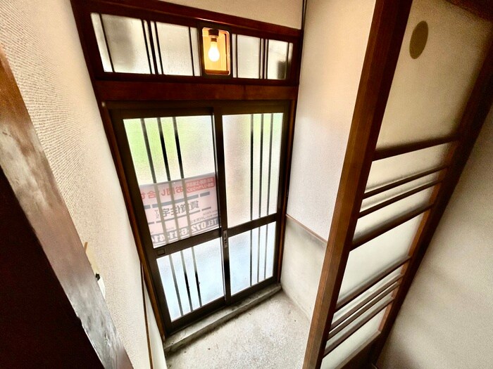 物件内観写真7　(玄関)