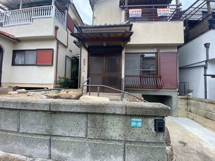 物件外観写真5　(エントランス部分)