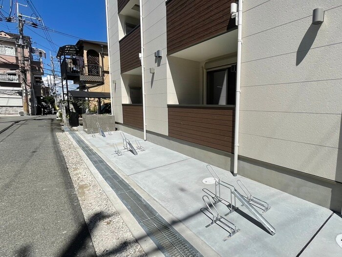 物件外観写真3　(駐輪場)