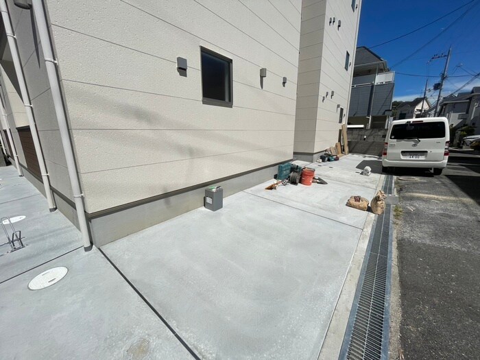 物件外観写真4　(駐車場)