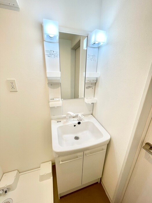 物件内観写真11　(洗面)