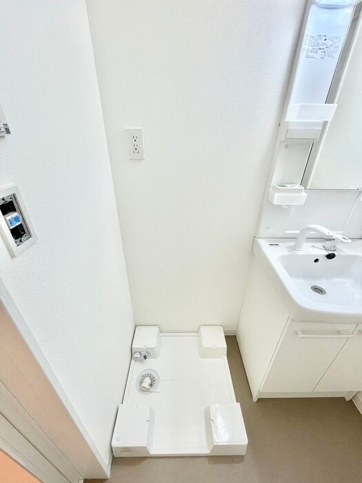 物件内観写真12　(洗濯機置場)