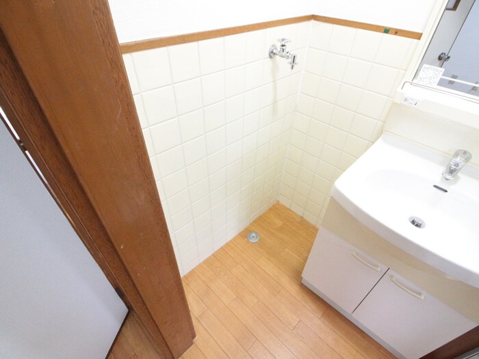 物件内観写真18　(洗濯機置場)