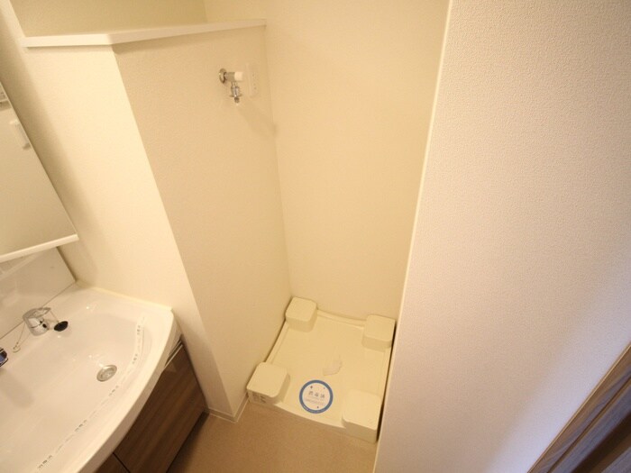 物件内観写真13　(洗濯機置場)