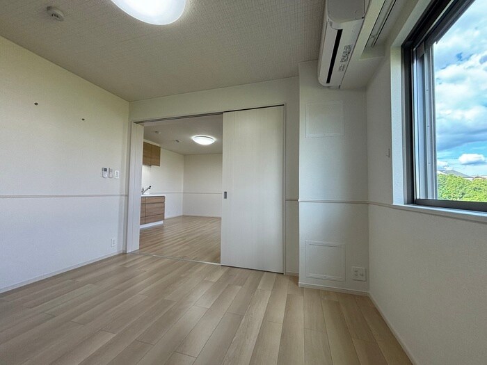 物件内観写真9　(居室)