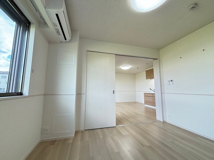 物件内観写真9　(居室)