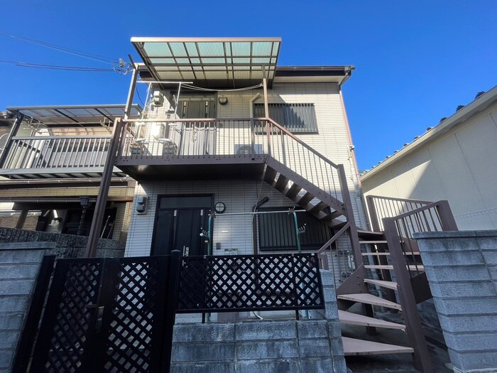 物件外観写真6　(エントランス部分)