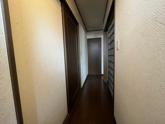 物件内観写真21　(廊下)