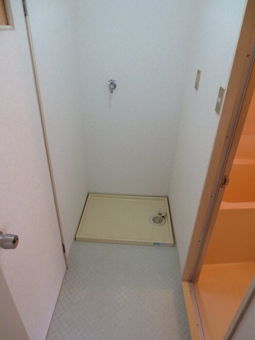 物件内観写真15　(洗濯機置場)