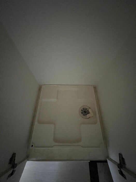 物件内観写真14　(洗濯機置場)