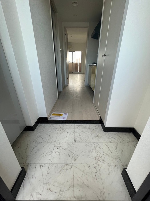 物件内観写真19　(玄関)