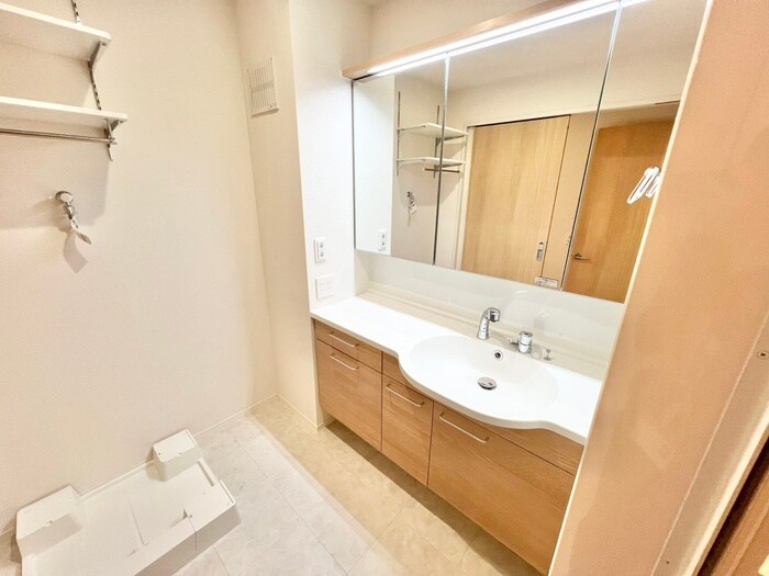 物件内観写真11　(洗面)