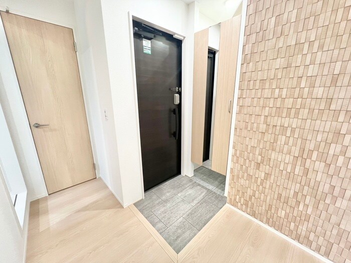 物件内観写真15　(玄関)
