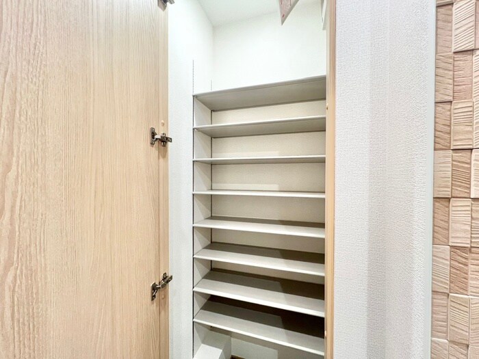 物件内観写真16　(靴箱)