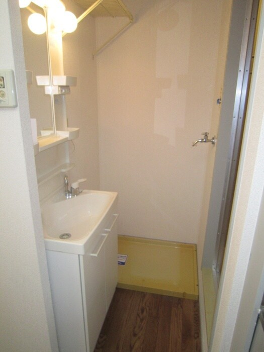 物件内観写真13　(洗濯機置場)