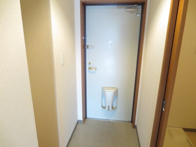 物件内観写真11　(玄関)