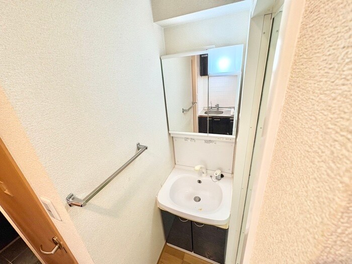 物件内観写真9　(洗面)