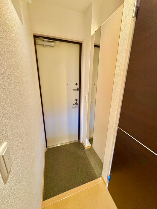 物件内観写真18　(玄関)