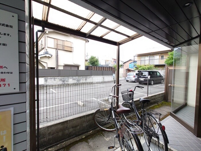 物件外観写真5　(駐輪場)
