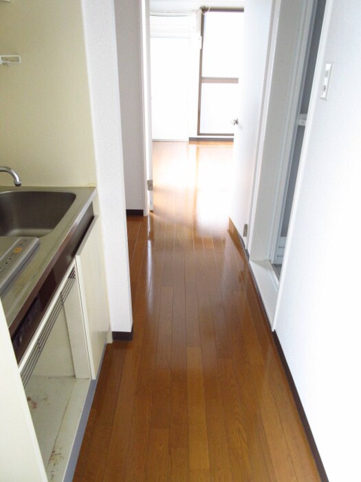 物件内観写真16　(廊下)