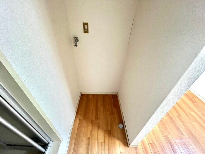 物件内観写真10　(洗濯機置場)