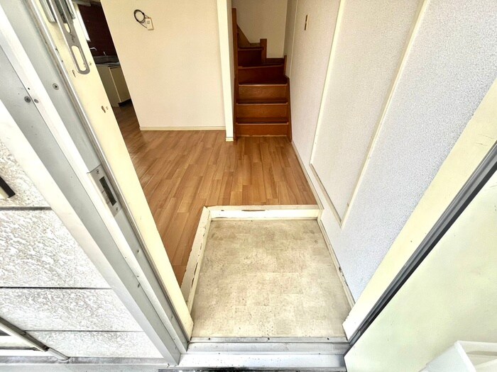 物件内観写真19　(玄関)