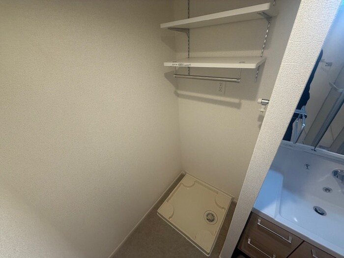 物件内観写真14　(洗濯機置場)