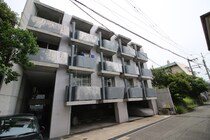 アヴニ－ルの外観写真