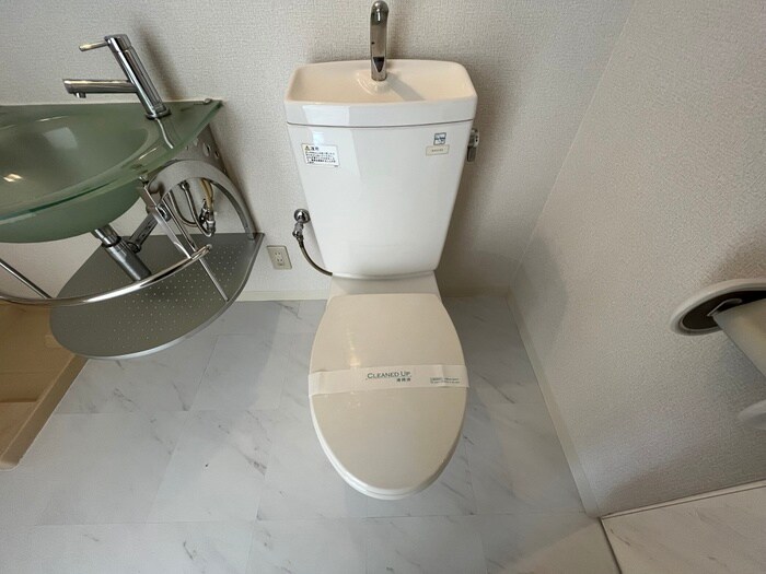 物件内観写真8　(トイレ)