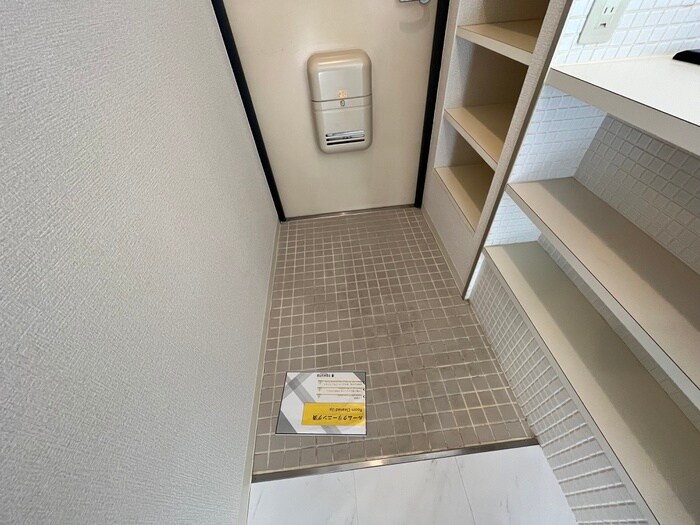 物件内観写真15　(玄関)