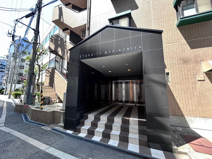 物件外観写真2　(エントランス部分)