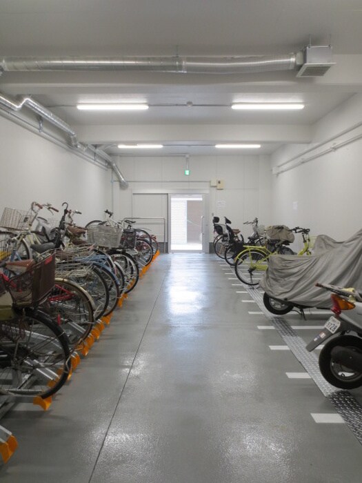 物件外観写真6　(駐輪場)