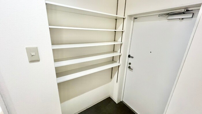 物件内観写真18　(靴箱)